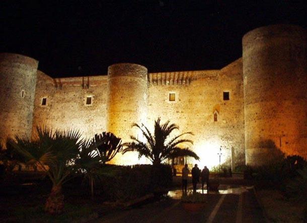Ursino Castle Terrace Residence Catania Bagian luar foto